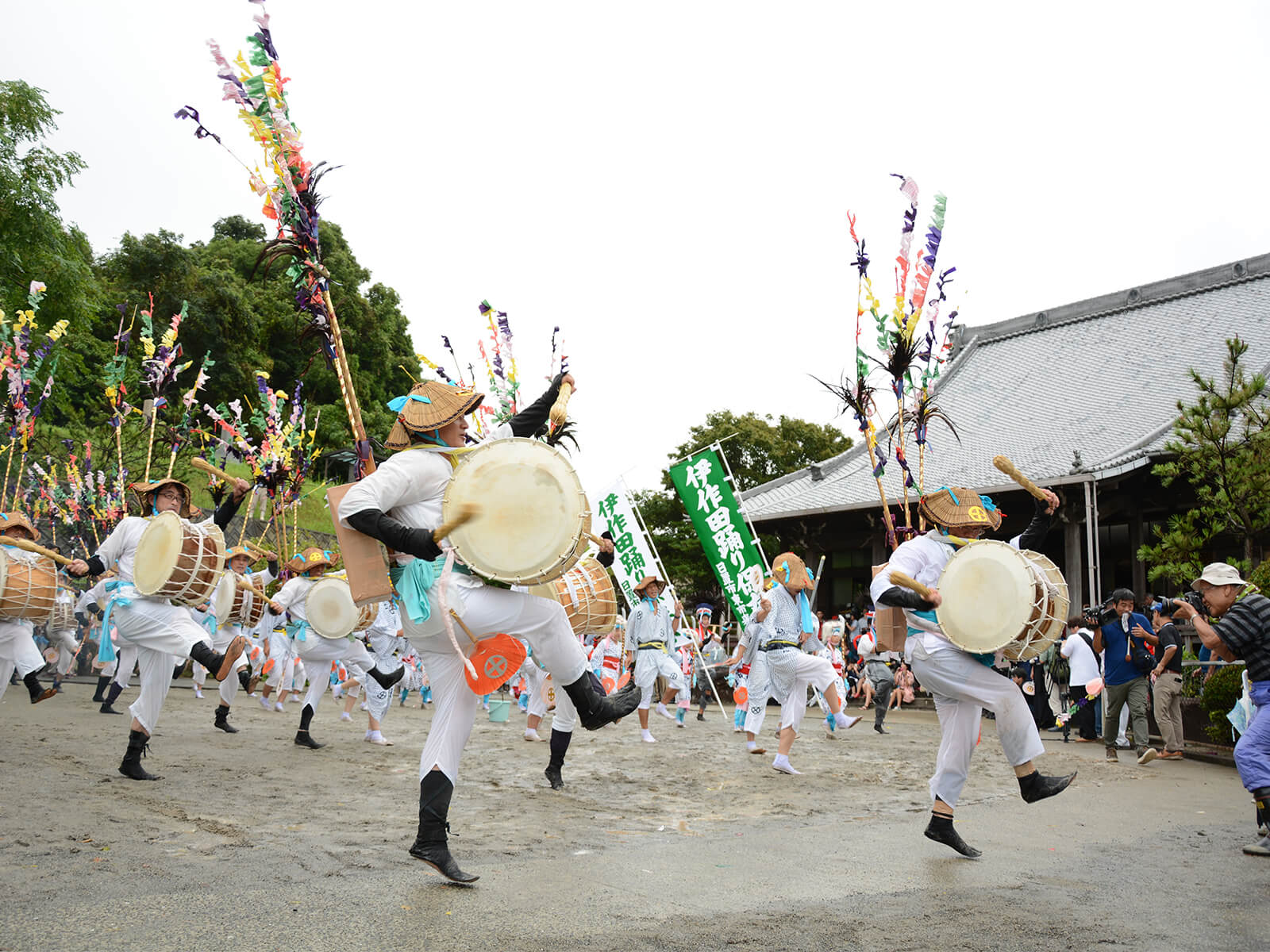 伊作田踊り | 日置市観光協会